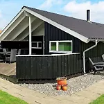 8 Person In Sydals Vakantiehuis Nedre Lysabild